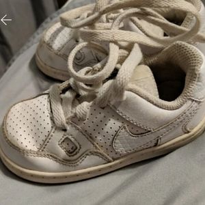 Nike toddler shoes